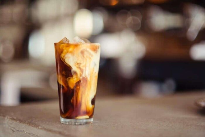 マキネッタで淹れるアイスカフェラテのレシピ